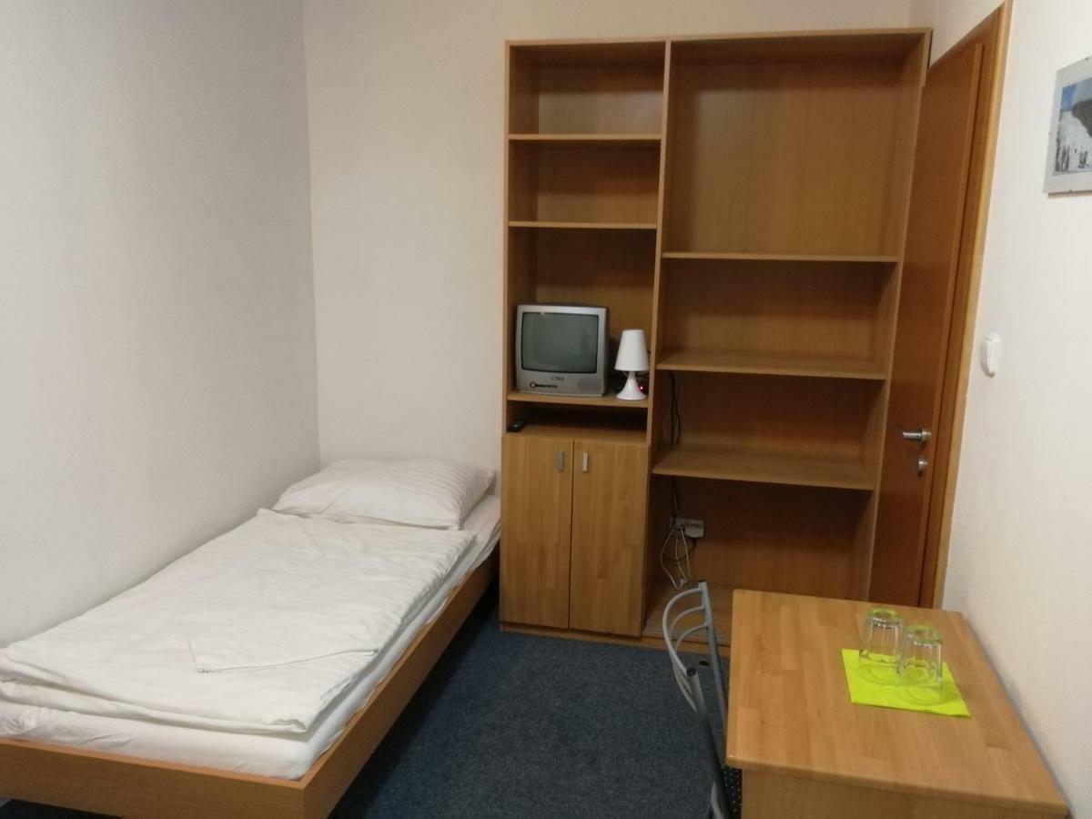 Penzion Zoo Pod Hresnou Kavecany Zimmer foto